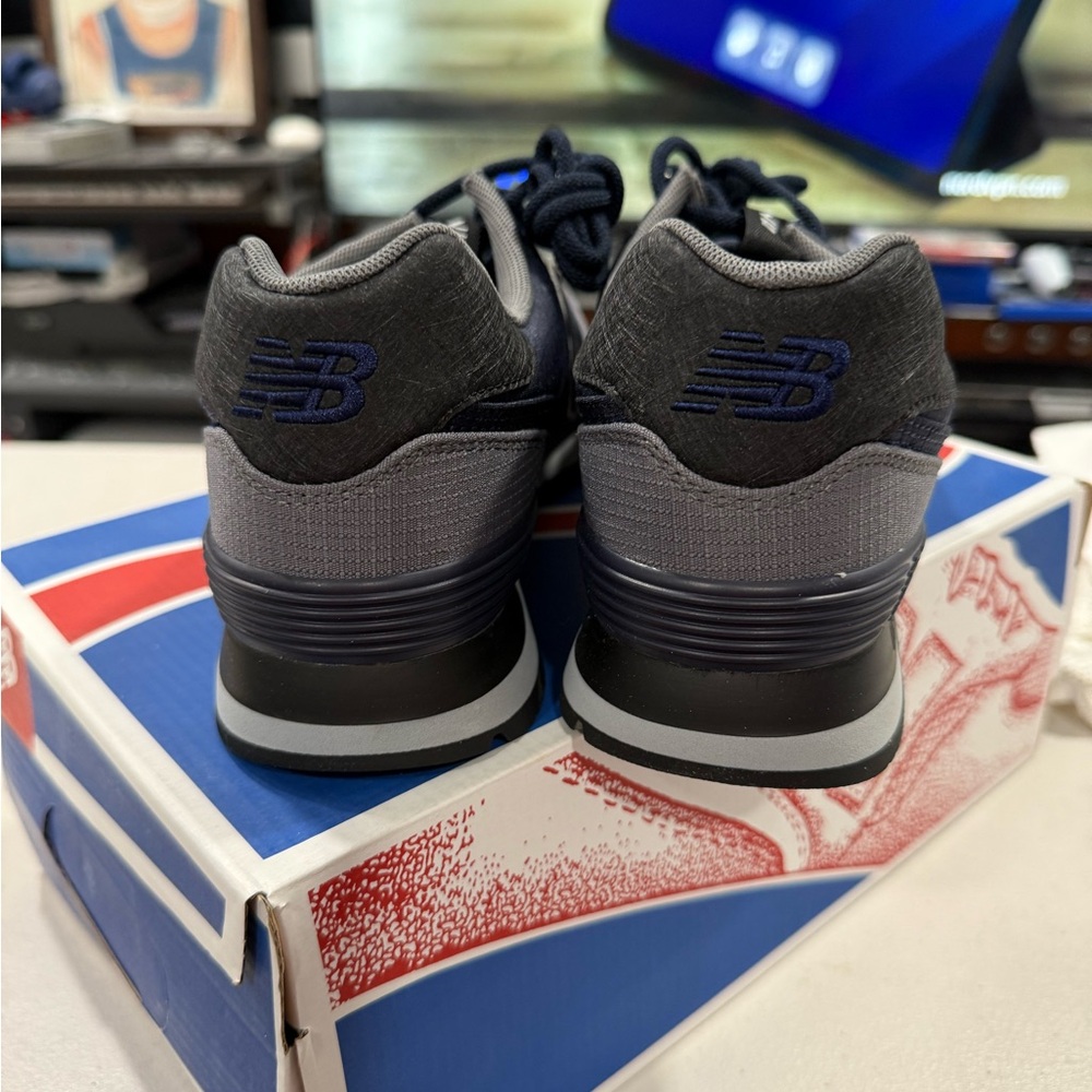 New Balance 574 Men's Dark Blue and Gray Running Sneakers Size 9.5 Brand New - Picture 6 of 7